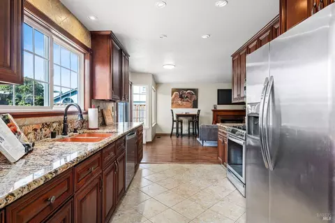 9521 Sheffield Ct, Windsor, CA 95492 photo 12