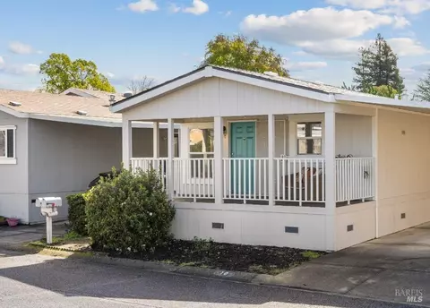 10 Hacienda Dr, Napa, CA 94558