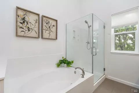 Bath - 368 Sandy Neck Way, Vallejo, CA 94591 photo 1 of 5
