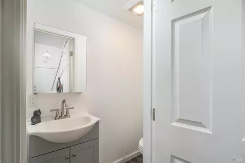 Bath - 368 Sandy Neck Way, Vallejo, CA 94591 photo 5 of 5