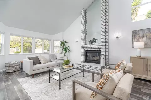 Living - 368 Sandy Neck Way, Vallejo, CA 94591 photo 12 of 13