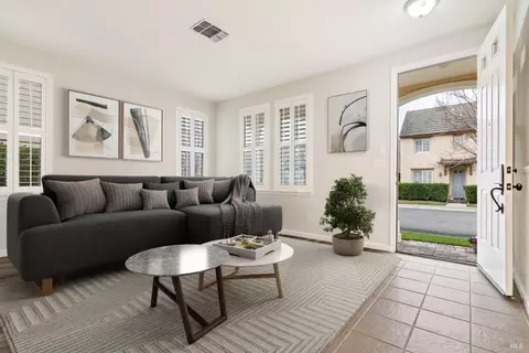 Living - 4176 Summer Gate Ave, Vallejo, CA 94591 photo 2 of 11