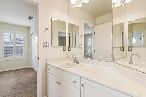 Bath - 4176 Summer Gate Ave, Vallejo, CA 94591 photo 5 of 5