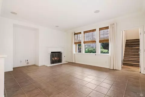 Living - 4176 Summer Gate Ave, Vallejo, CA 94591 photo 4 of 11