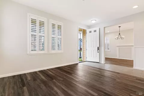 Living - 4176 Summer Gate Ave, Vallejo, CA 94591 photo 3 of 11