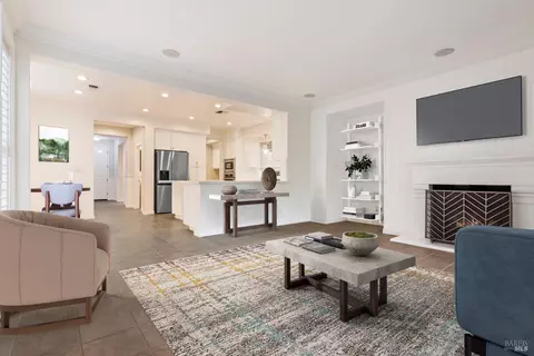 Living - 4176 Summer Gate Ave, Vallejo, CA 94591 photo 7 of 11
