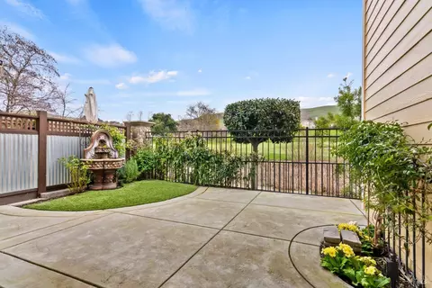 Exterior - 4176 Summer Gate Ave, Vallejo, CA 94591 photo 5 of 7