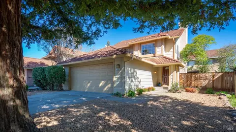1176 Trombetta St, Santa Rosa, CA 95407