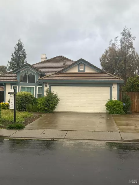 702 Owl Dr, Vacaville, CA 95687