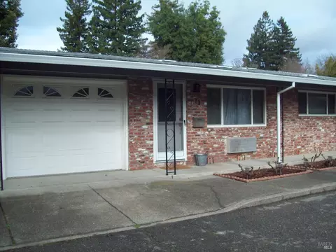 73 Larkfield Maples Ct, Santa Rosa, CA 95403