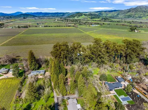 1086 Vineyard Ln, Napa, CA 94558 photo 2