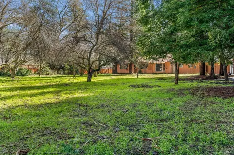 1086 Vineyard Ln, Napa, CA 94558 photo 10