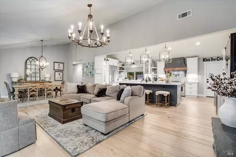 2965 Brookwood Dr, Napa, CA 94558