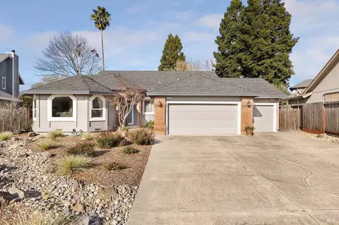 221 Maili Ct, Windsor, CA 95492