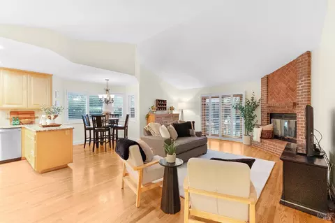 Living - 221 Maili Ct, Windsor, CA 95492 photo 2 of 3