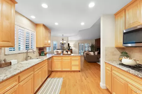 Kitchen - 221 Maili Ct, Windsor, CA 95492 photo 5 of 6
