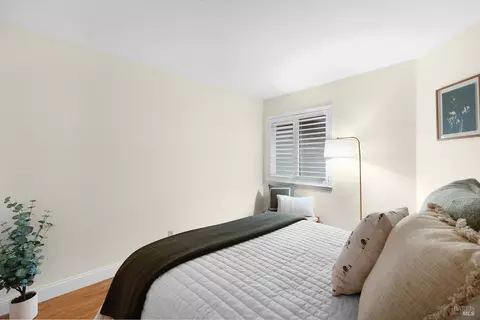 Bedroom - 221 Maili Ct, Windsor, CA 95492 photo 2 of 9