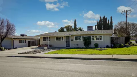 Exterior - 549 Pear Tree Ln, Fairfield, CA 94533 photo 2 of 12