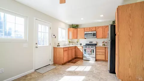Kitchen - 549 Pear Tree Ln, Fairfield, CA 94533 photo 1 of 4