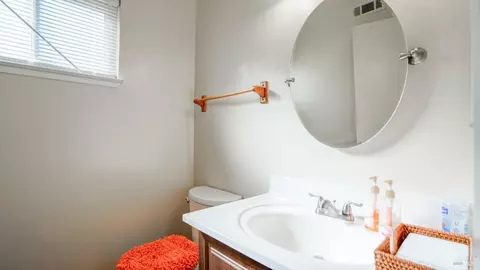 Bath - 470 Blakemore Ct, Fairfield, CA 94533 photo 1 of 5
