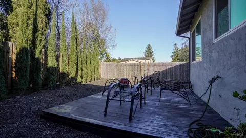Exterior - 470 Blakemore Ct, Fairfield, CA 94533 photo 7 of 11
