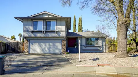 Exterior - 470 Blakemore Ct, Fairfield, CA 94533 photo 2 of 11
