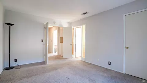 Living - 470 Blakemore Ct, Fairfield, CA 94533 photo 7 of 7