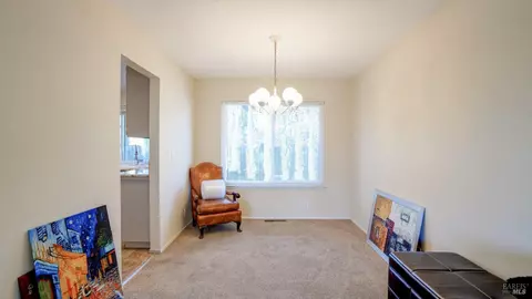 Entry Way - 470 Blakemore Ct, Fairfield, CA 94533 photo 2 of 4
