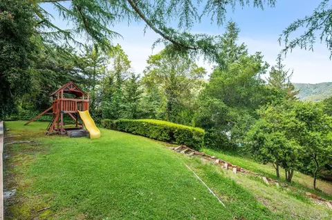 Exterior - 46 Burning Tree Dr, Novato, CA 94949 photo 8 of 12