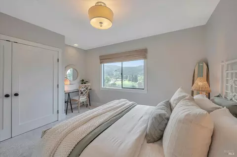 Bedroom - 46 Burning Tree Dr, Novato, CA 94949 photo 6 of 7