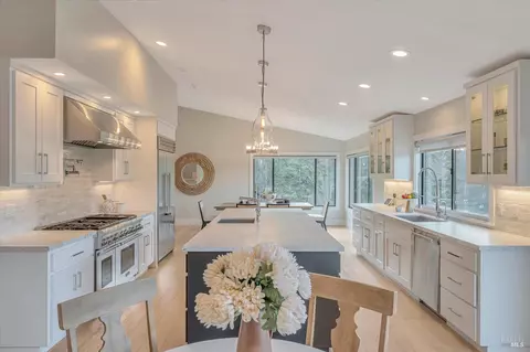 Dining - 46 Burning Tree Dr, Novato, CA 94949 photo 4 of 6