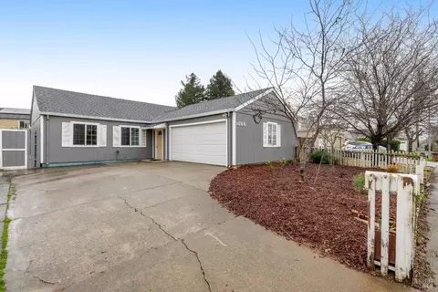 1424 Sunrise Pkwy, Petaluma, CA 94954