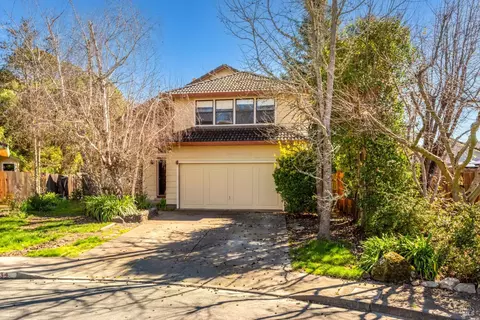 734 Placer Ct, Santa Rosa, CA 95401