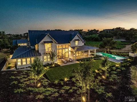 1355 Loma Vista Dr, Napa, CA 94558