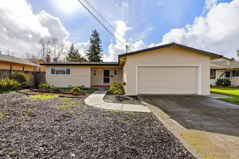 8033 Adrian Dr, Rohnert Park, CA 94928