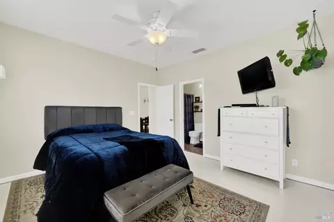 Bedroom - 573 Edenderry Dr, Vacaville, CA 95688 photo 3 of 10