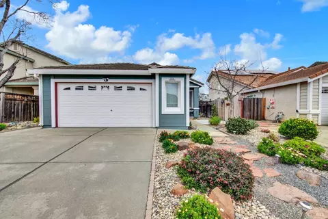 Exterior - 573 Edenderry Dr, Vacaville, CA 95688 photo 3 of 31