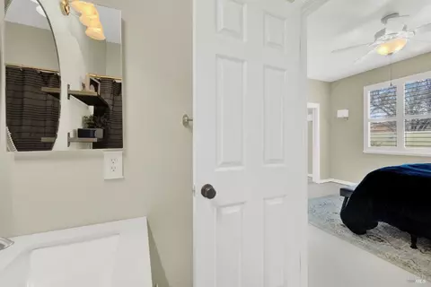 Bath - 573 Edenderry Dr, Vacaville, CA 95688 photo 5 of 8