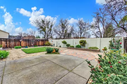 Exterior - 573 Edenderry Dr, Vacaville, CA 95688 photo 17 of 31