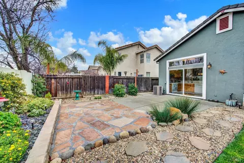 Exterior - 573 Edenderry Dr, Vacaville, CA 95688 photo 24 of 31