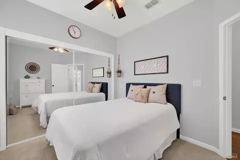 Bedroom - 573 Edenderry Dr, Vacaville, CA 95688 photo 8 of 10
