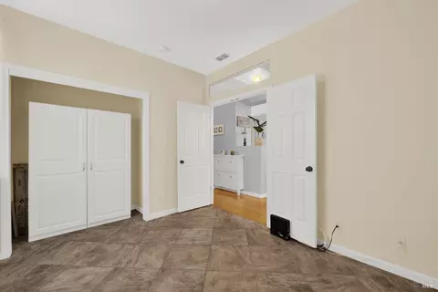 Bedroom - 573 Edenderry Dr, Vacaville, CA 95688 photo 6 of 10