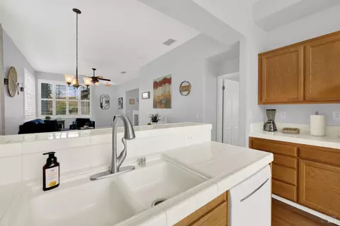 Kitchen - 573 Edenderry Dr, Vacaville, CA 95688 photo 13 of 13