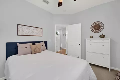 Bedroom - 573 Edenderry Dr, Vacaville, CA 95688 photo 9 of 10