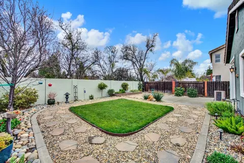 Exterior - 573 Edenderry Dr, Vacaville, CA 95688 photo 21 of 31