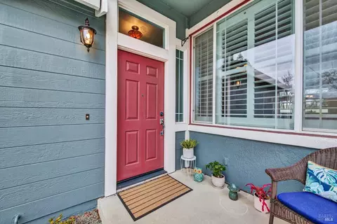 Exterior - 573 Edenderry Dr, Vacaville, CA 95688 photo 12 of 31
