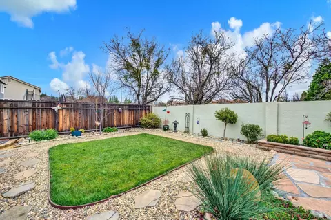 Exterior - 573 Edenderry Dr, Vacaville, CA 95688 photo 19 of 31