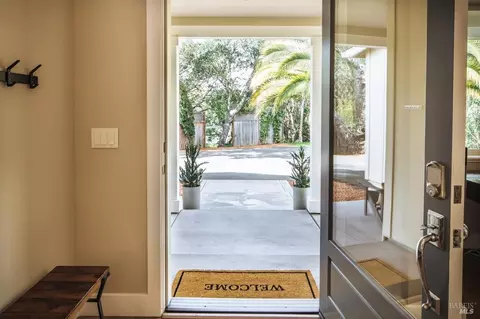 Entry Way - 501 Cherry St, Petaluma, CA 94952 photo 3 of 3