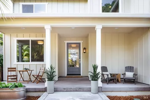 Entry Way - 501 Cherry St, Petaluma, CA 94952 photo 1 of 3