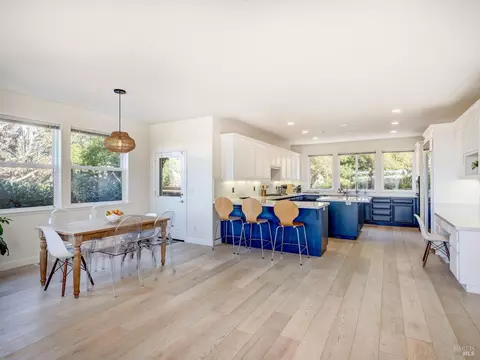 Dining - 1011 Glen Eagle Dr, Petaluma, CA 94952 photo 3 of 3